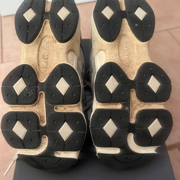 New Balance Kids 9060 Grey/Grey Size 13C - Picture 15 of 16